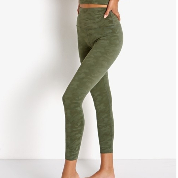 Beyond Yoga Pants - Beyond Yoga High Rise Midi Leggings Eden Camo Jacquard